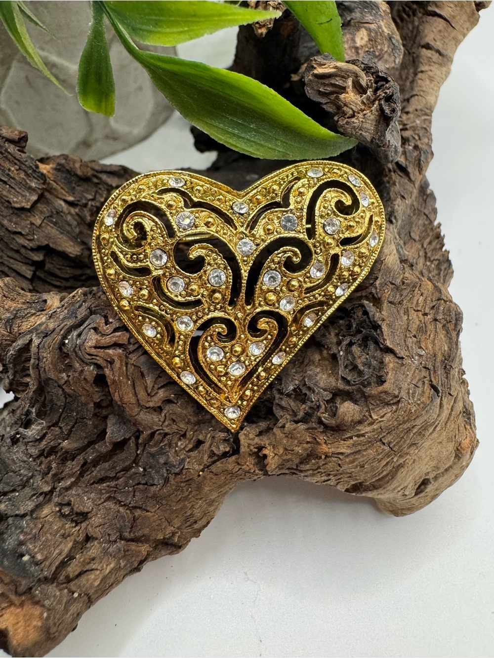 1928 vintage gold tone heart with clear rhinestones, EUC. 1 1/2”.